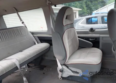 1999 Ford E-150 Xl/Xlt z USA, uszkodzony, nr VIN 1FMRE11L3XHC35197